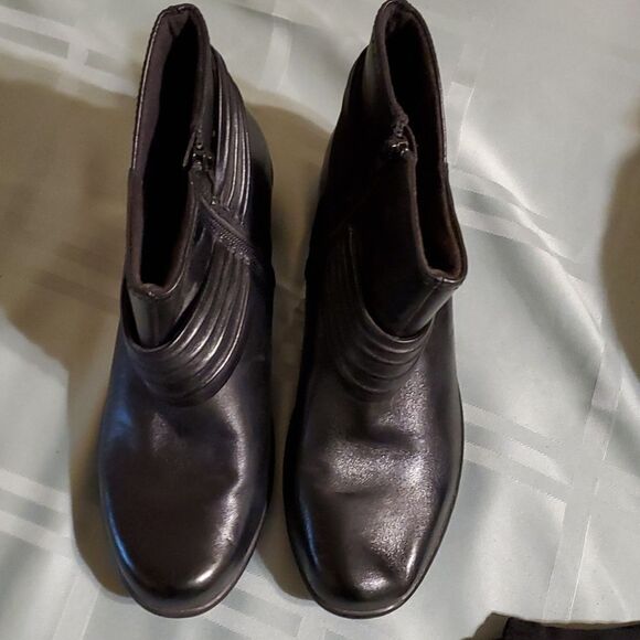 CLARKS 36797 BENDABLES ANKLE BOOT 8M - Picture 1 of 7